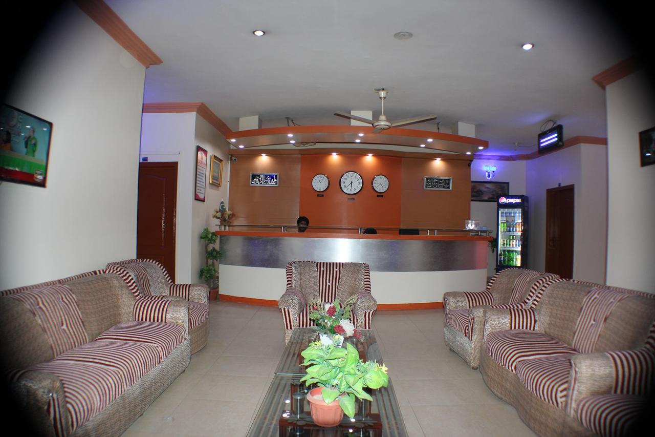 Luxury Inn Карачи Екстериор снимка