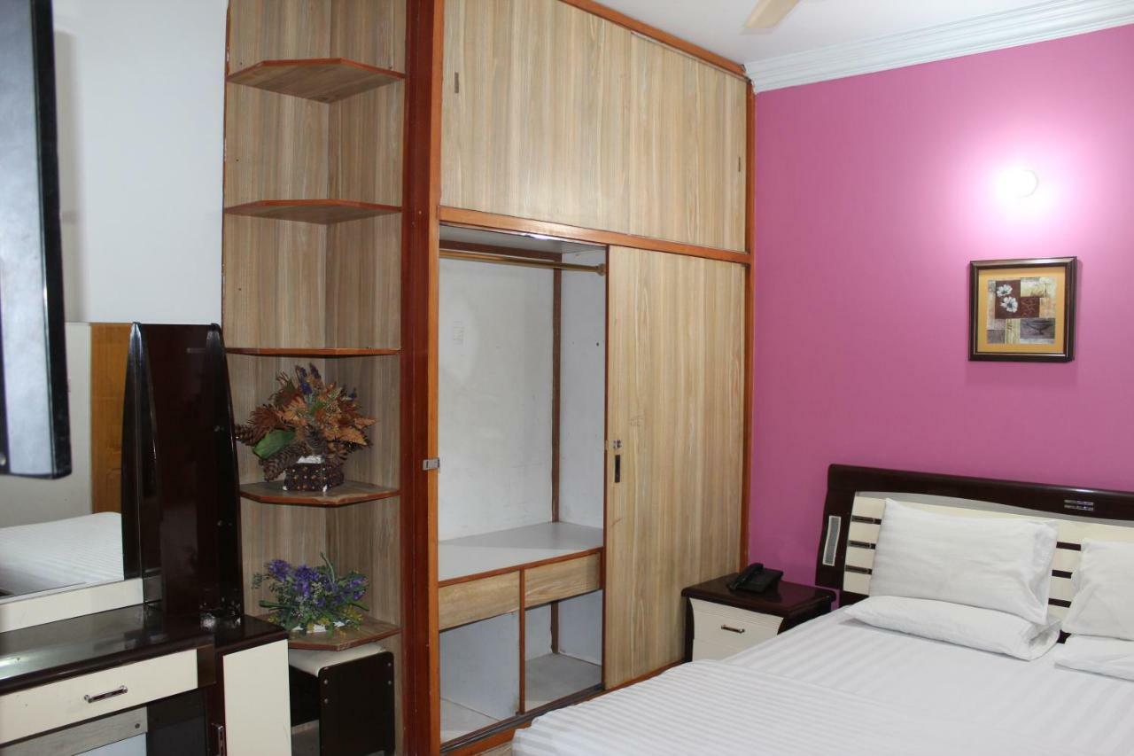 Luxury Inn Карачи Екстериор снимка