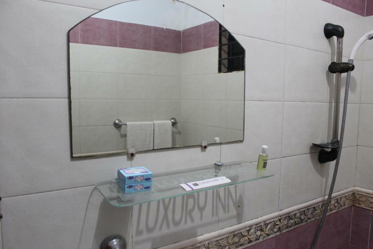 Luxury Inn Карачи Екстериор снимка